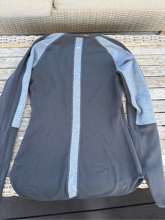 lululemon athletica Tops - lululemon athletica Black with Gray Contrast reversible! Long-Sleeve Top